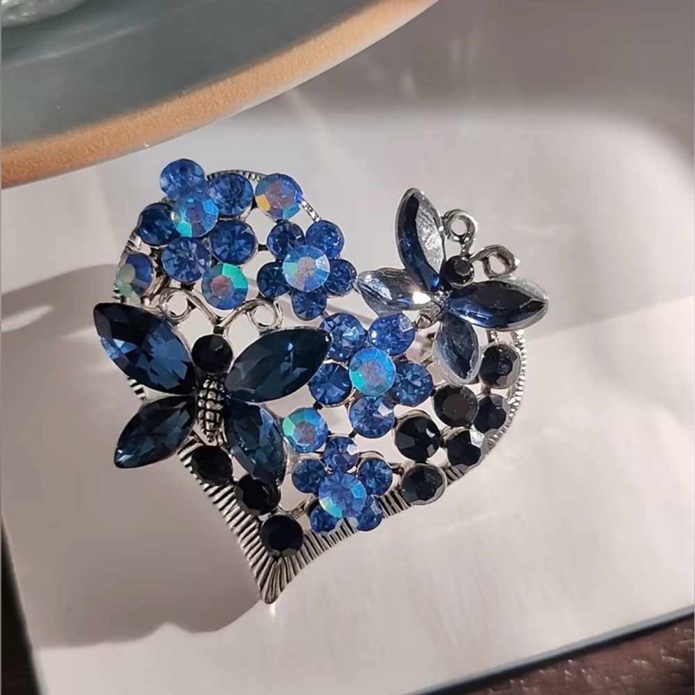 Blue Butterfly Heart Shaped Brooch Pin with Silver Tone Hardware NWT - Picture 1 of 3